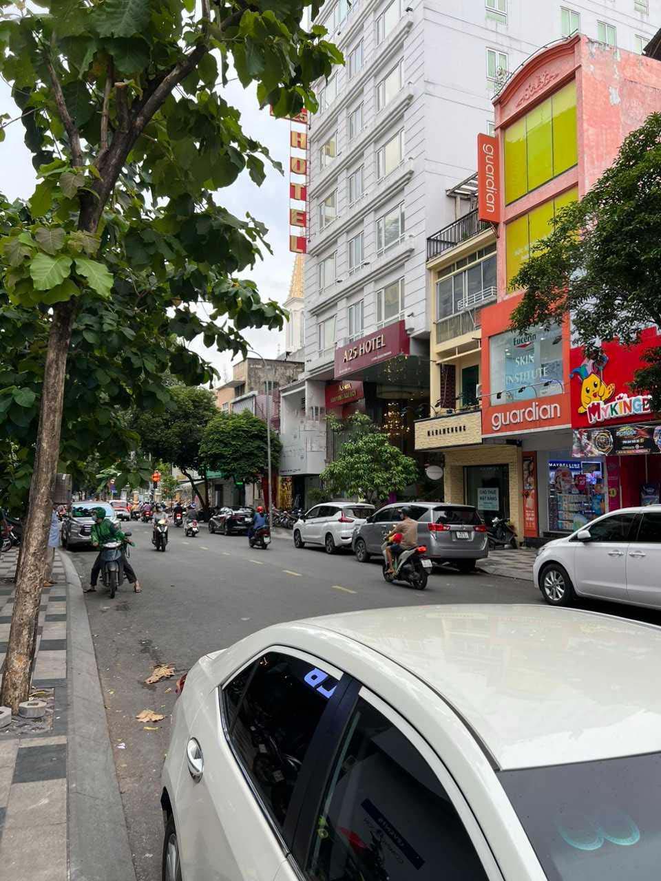 Bán MT Nguyễn Trãi Q1 ngay sát Khách sạn New World 1T4L giá siêu rẻ 35tỷ