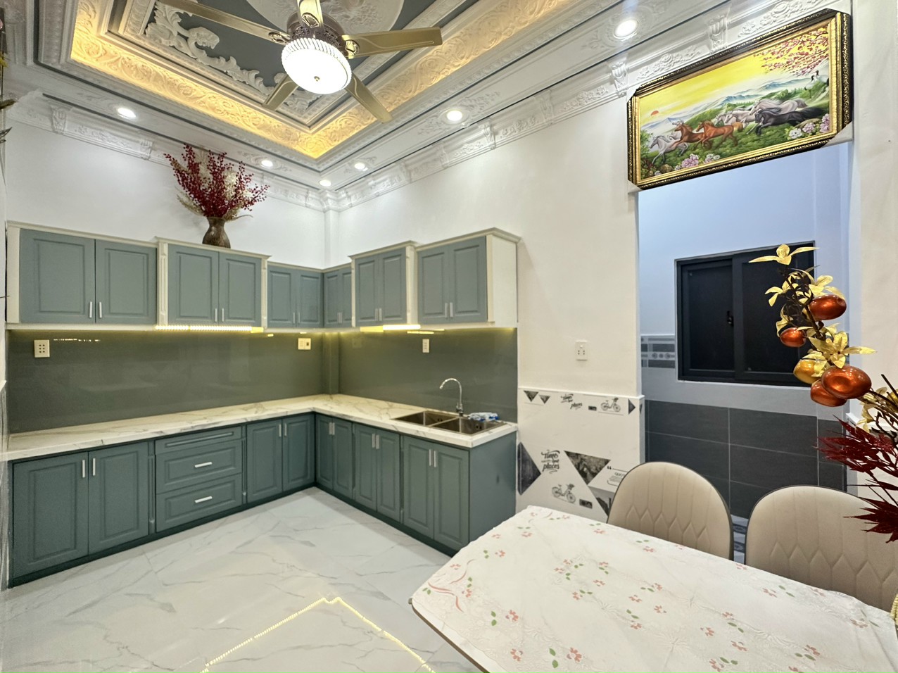 Bán nhà full nội thất hẻm xe hơi Huỳnh Tấn Phát, Nhà Bè, Dt 4,5x12m.Giá 4,75 tỷ