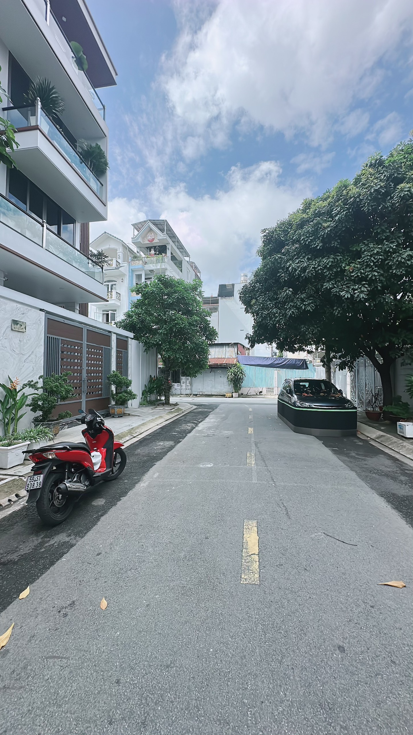 Bán nhà MẶT TIỀN Đường 10M + Vỉa Hè, Phường Tân Sơn Nhì, Quận Tân Phú, 90m2 (7.5x12)
