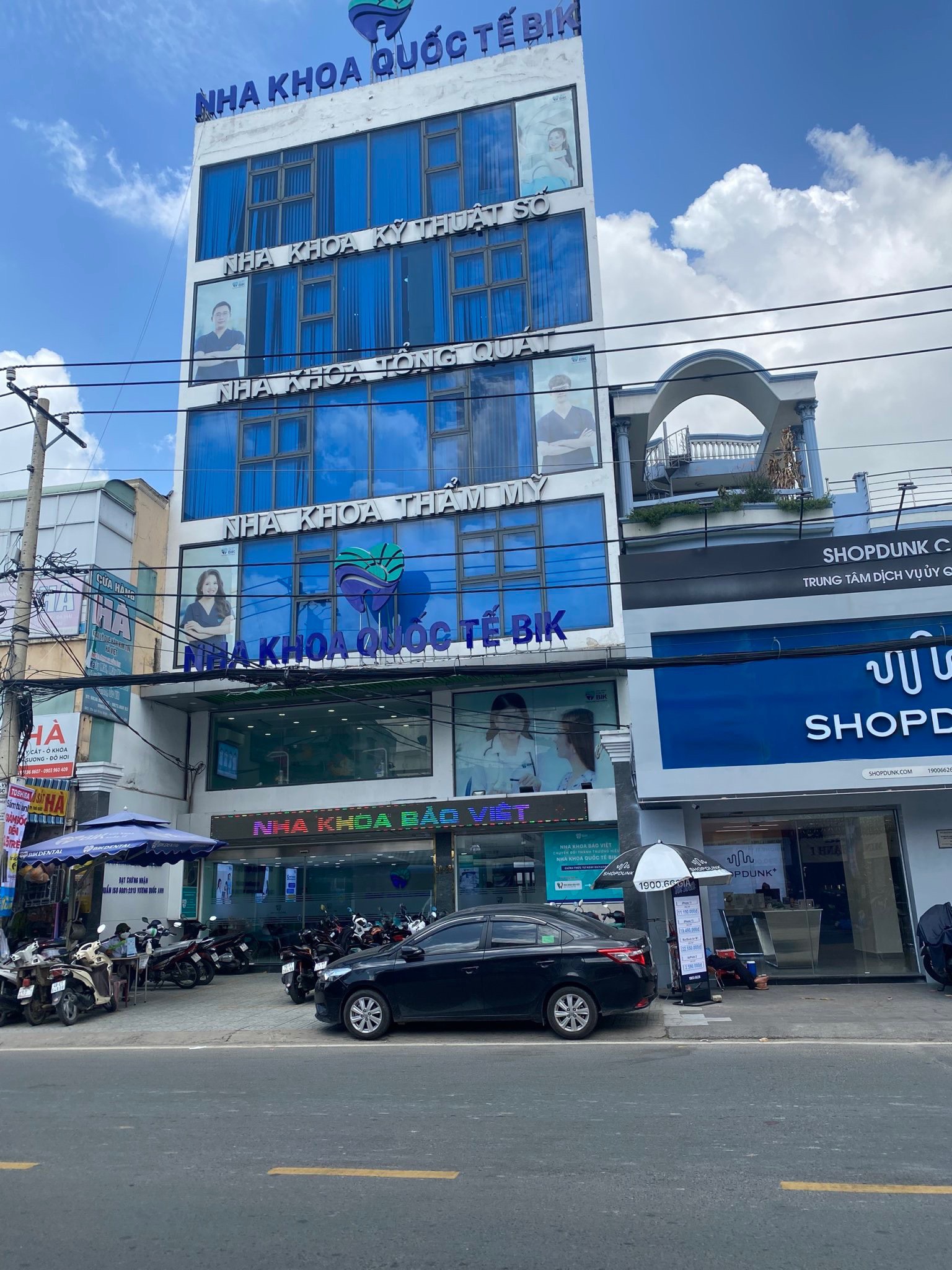 Bán nhà 3 tầng MT Lê Văn Việt, Quận Thủ Đức (4.2x25m) giá 21 tỷ, liên hệ: 0934177517 Quang Vũ
