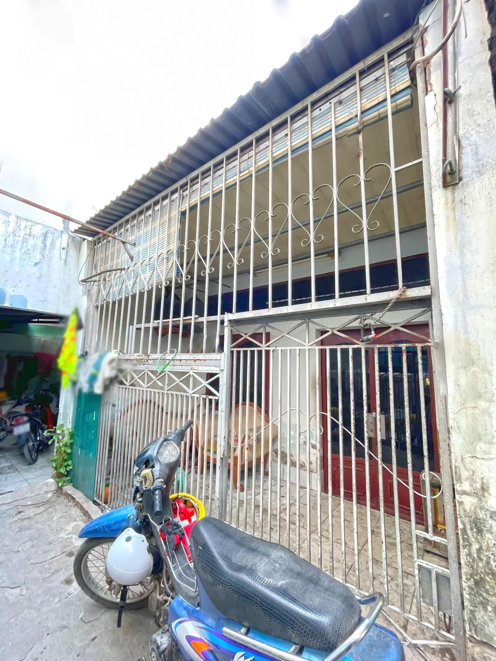 Kẹt tiền bán gấp nhà trệt lửng hẻm 8 Phú Thuận, P.Tân Phú, Quận 7