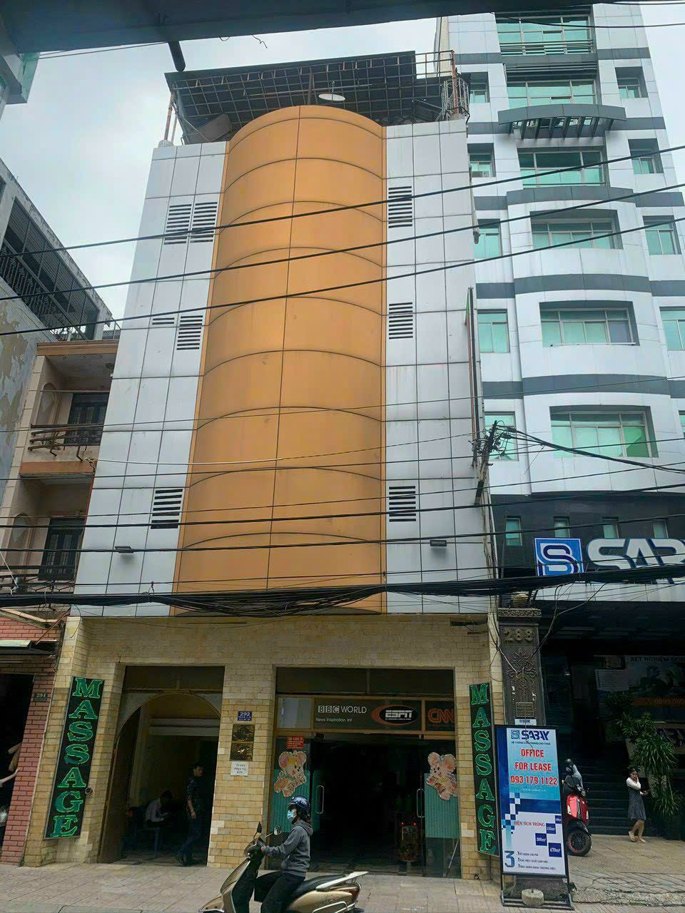Gía rẻ! Bán tòa nhà siêu vị trí mặt tiền Trần Quang Diệu, DT: 5x20m 5 tầng giá: 35 tỷ