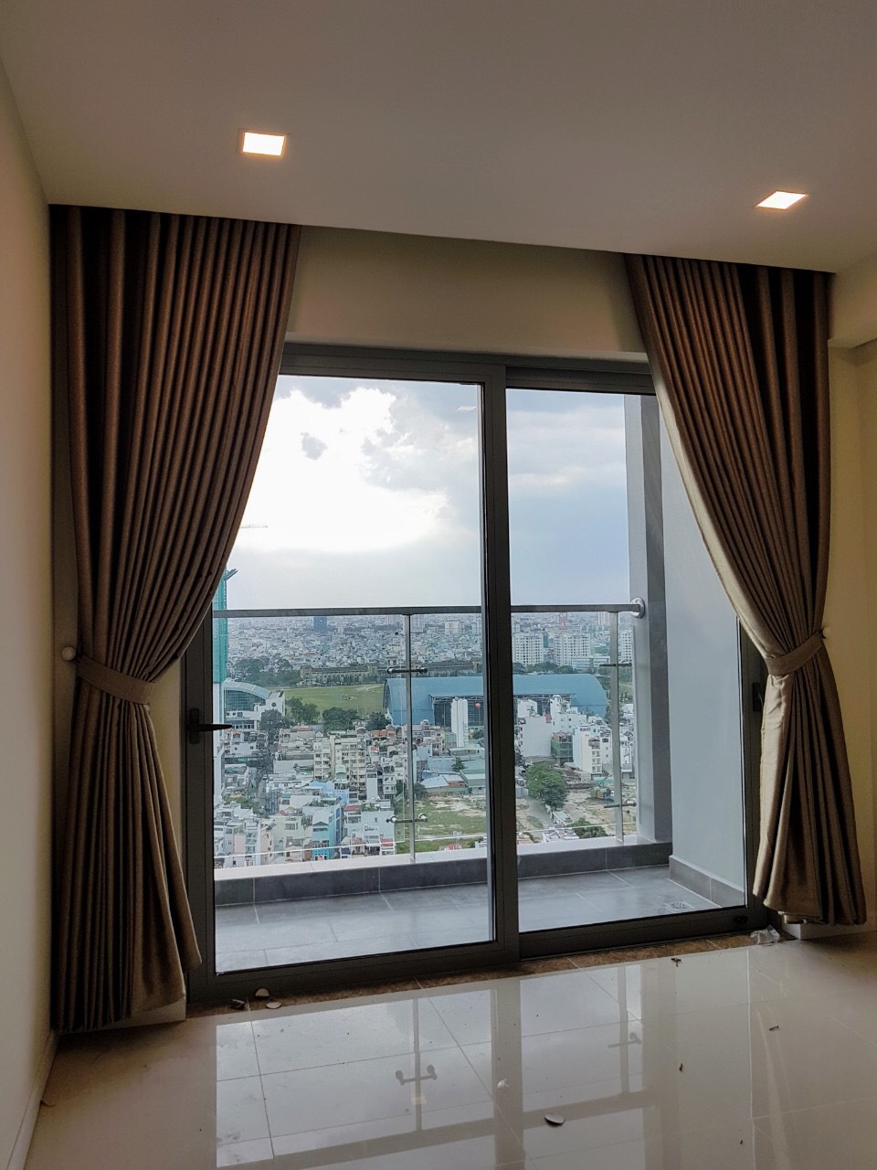 Cần bán căn hộ Rivera Park, Thành Thái, Quận 10, 74m2, 2pn, view thoáng, giá 4.08 tỷ. LH: 0933.722.272