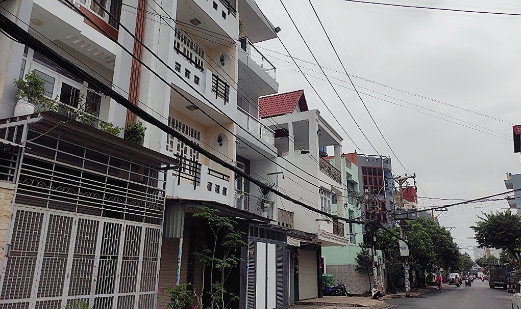 Nhà mặt tiền kinh doanh 3 tầng, gần Sacombank Tân Sơn Nhì, 5.95 tỷ