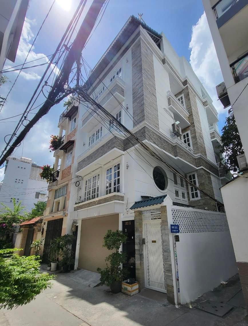 Bán gấp biệt thự mini đường Huỳnh Văn Bánh, DT 7x13, 4 tầng, giá 17 tỷ