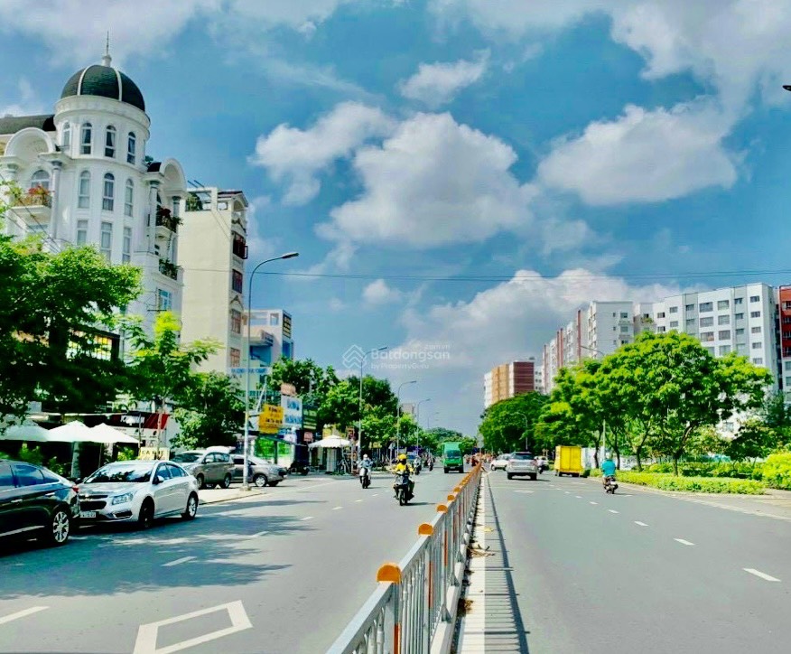 Tòa Nhà Góc Hai MT Đường Tân Thắng 21M x 20M Đối Diện TTTM AEON Tân Phú - 9Tầng.