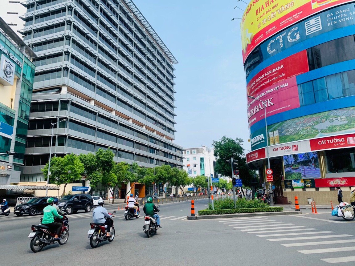 Bán Building Khu Sân Bay, Quận Tân Bình; 7x26m, hầm 8 tầng. HĐT 200tr; 65 tỷ