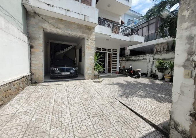Bán biệt thự ven sông Bình Lợi - P13 BT 10x20m 3 tầng, giá chỉ 19ty