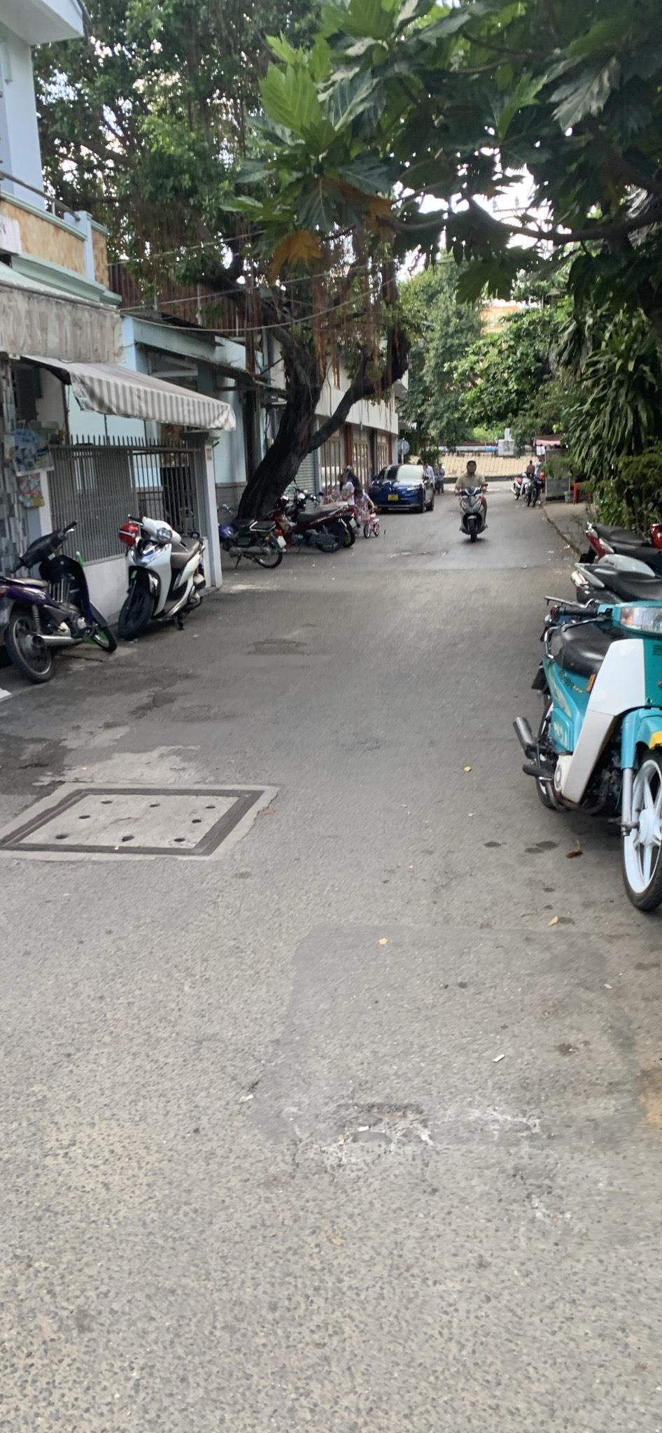 BÁN NHÀ GIÁ TỐT - 61.6M2 - NGANG 6.3M , CHỈ 7 TỶ