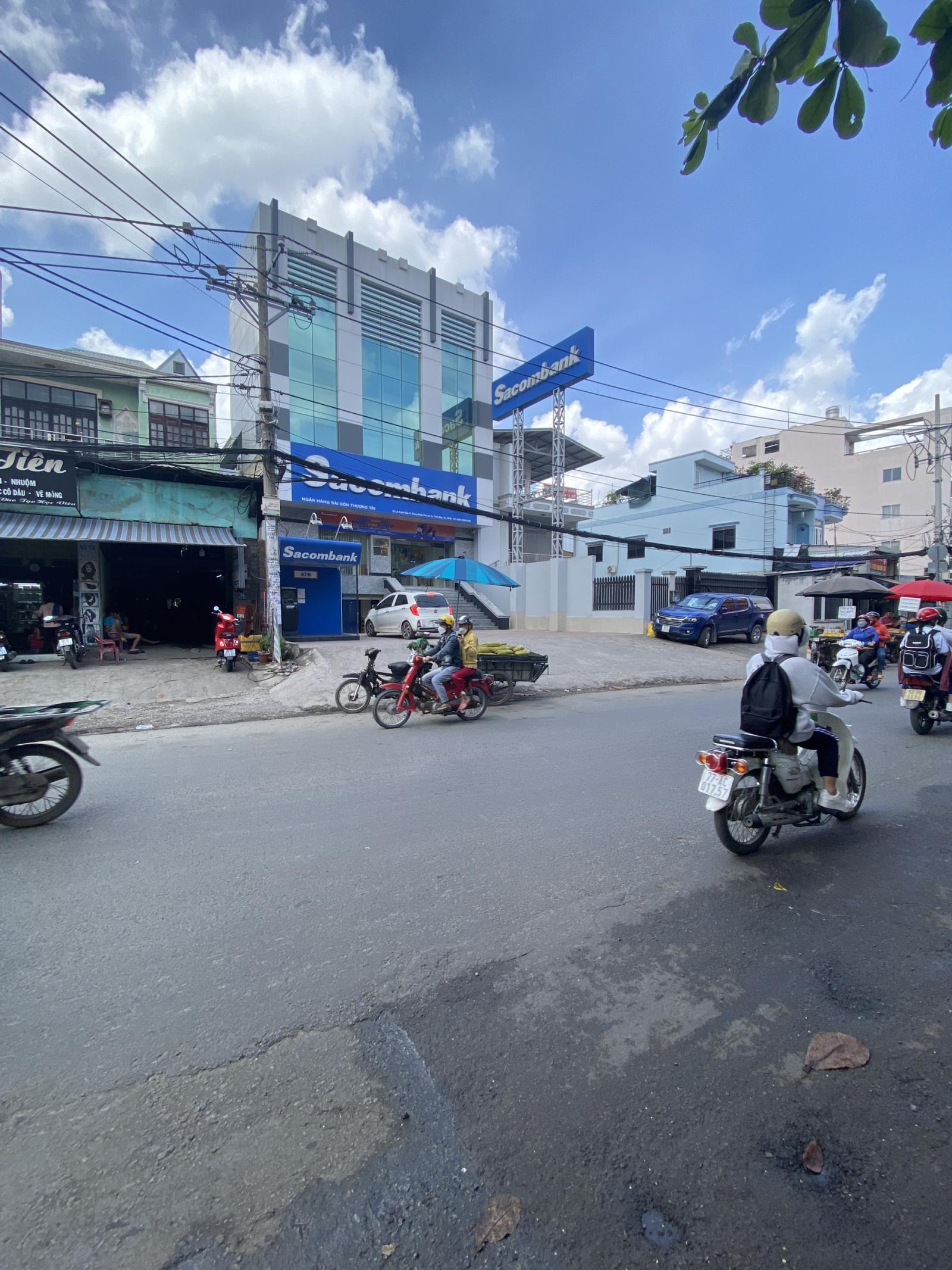 Bán nhà mặt đường Lã Xuân Oai ngay chợ Tăng Nhơn Phú A (196m2) 36 tỷ