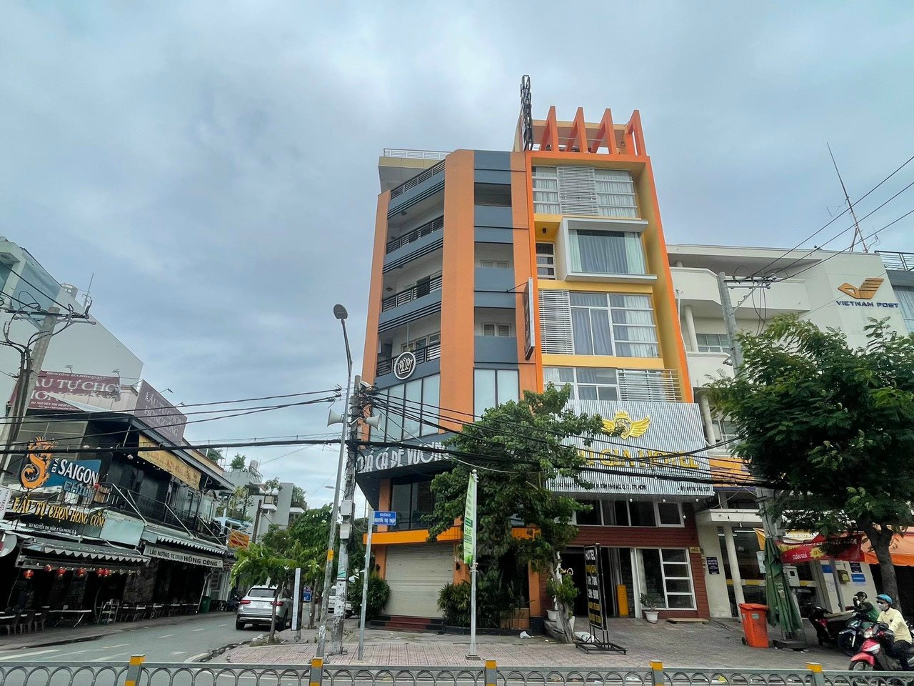 Bán Toà nhà góc 2 mặt tiền đường Nguyễn Thị Thập, Quận 7 _ HĐ thuê 200tr/th 