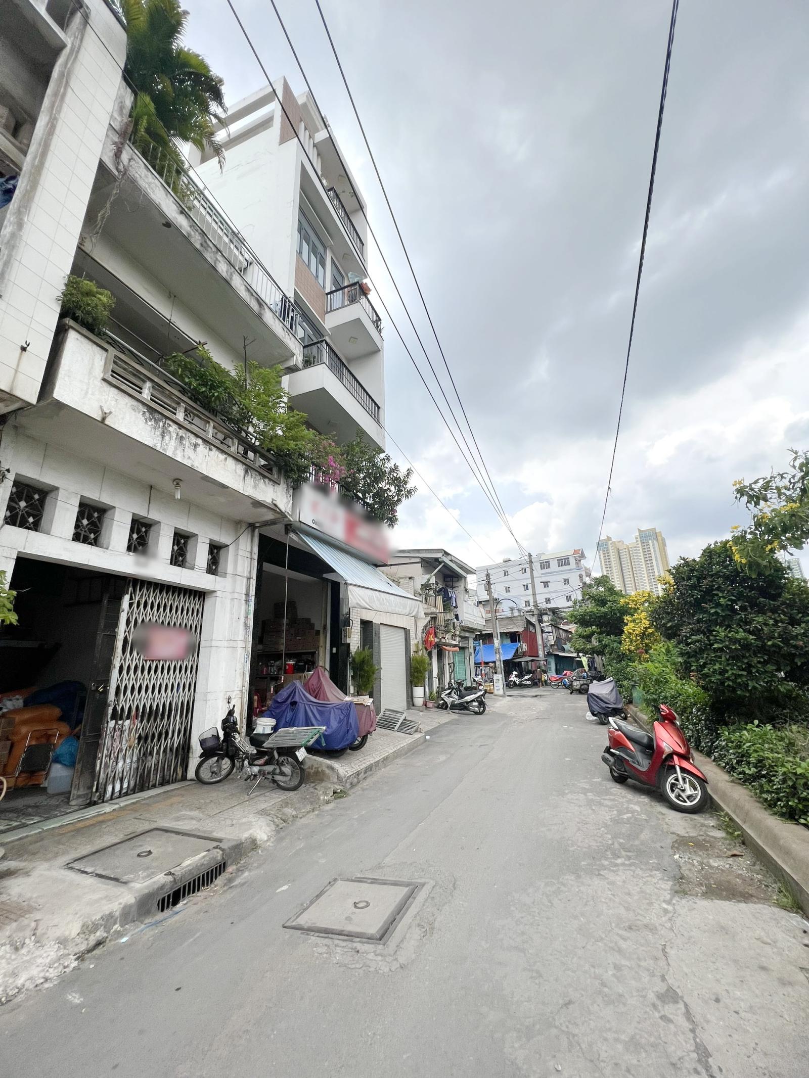 Nhà 2 tầng góc 2 mặt tiền đường Kim Biên P13Q5 - Giá: 23 Tỷ