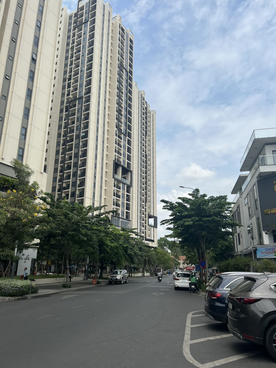 Chính chủ cần bán gấp nhà MT Nguyễn Trãi P. 7, Q. 5, 4,3x16m. Giá chỉ 27,5 tỷ TL