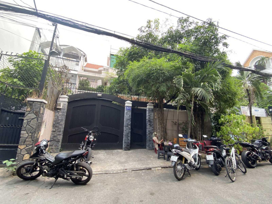 Bán nhà mặt tiền Hoàng Hoa Thám P12 Tân Bình_4x28m, cấp 4 tiện xây_giá bán 16.8 tỷ_LH 0901311525