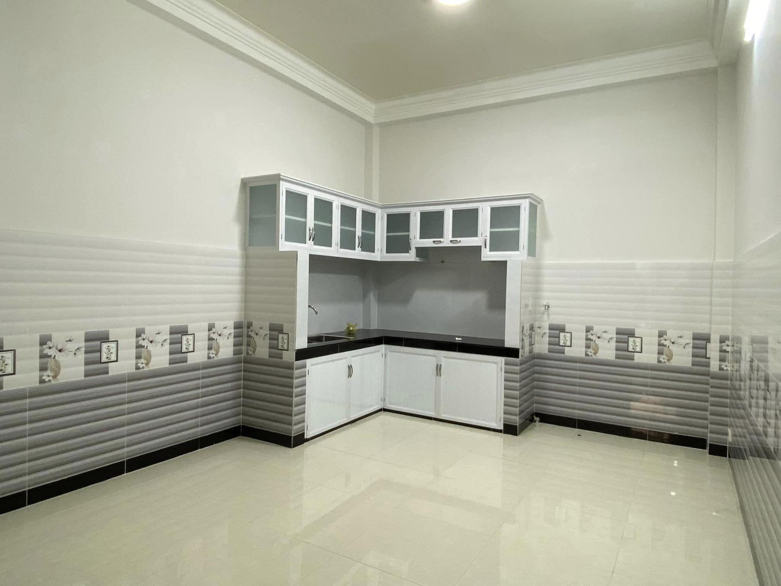 Nhà mt nhựa 9x12m ngay Lê Thị Lơ, Tân Hiệp, Hocmon