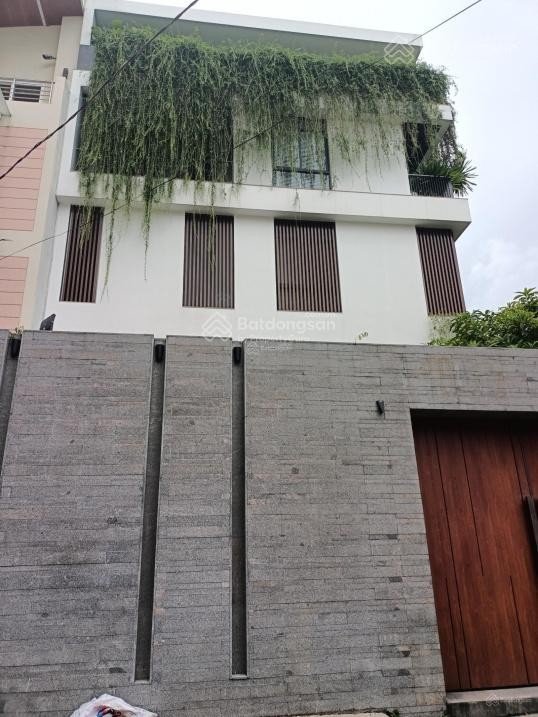 T.Bán nhà HXH tránh nhau khu Bàu Cát, P14, 3 lầu, 6x16m thang máy, full nội thất giá 15 tỷ TL