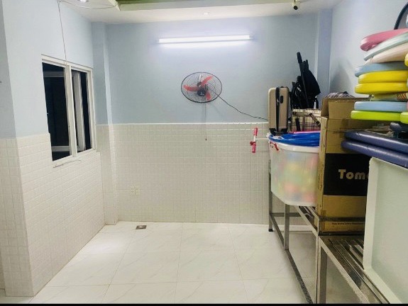Bán Nhà Gấp HXH Bà Hom, Quận 6, 90m2, 3 Tầng, Chỉ 5.6 Tỷ TL