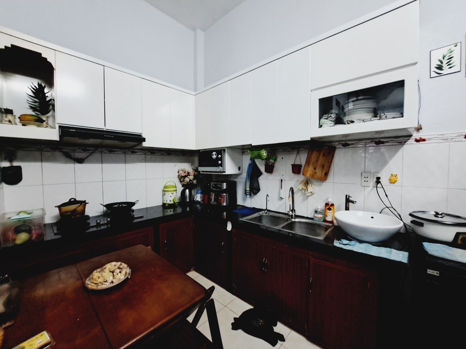 bán gấp nhà HXH đẹp, 4 tầng, tặng nội thất  đường 26-3  Bình Tân, khu VIP chỉ  4.x tỷ. 