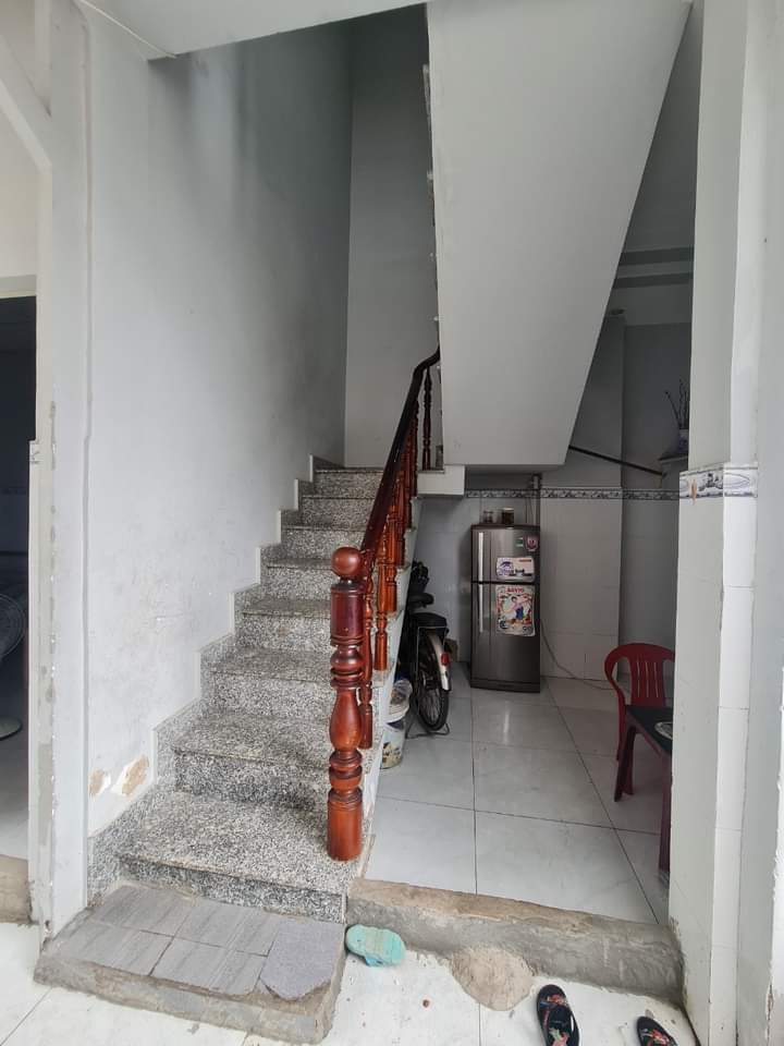 NHÀ LÔ GÓC 2 MẶT HẺM XE HƠI THÔNG, THOÁNG MÁT – 3,2 TỶ