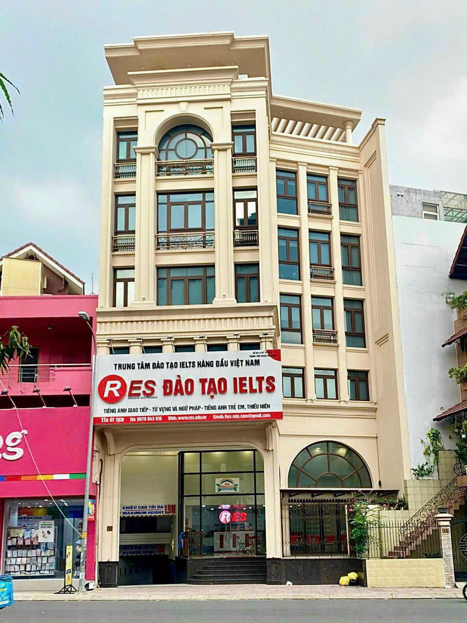 Nợ ngân hàng bán tòa nhà mặt tiền Trần Quang Diệu, Quận 3 Dt 15x20m, kc 1 hầm 8 lầu. Gía 70 tỷ