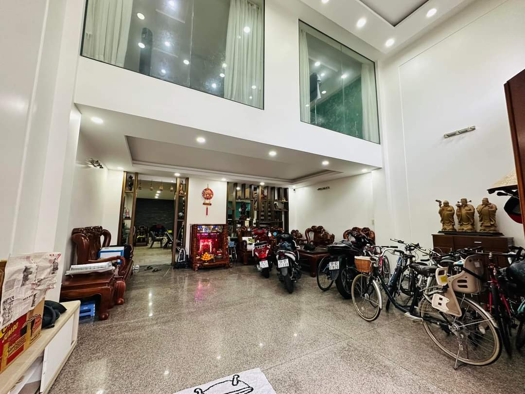 Biệt thự MTNB Lê Lăng, Phú Thọ Hòa, DT 8x21m, lửng 3 lầu, giá 22.5 tỷ
