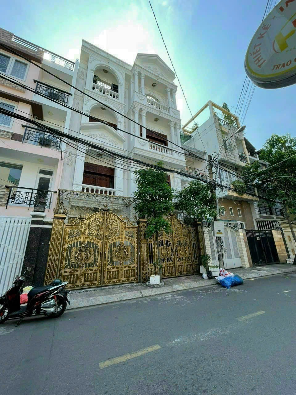 Biệt thự hẻm 8m Lam Sơn ,P2, Tân Bình DT 11 x 24m, giá chỉ 25.6 tỷ