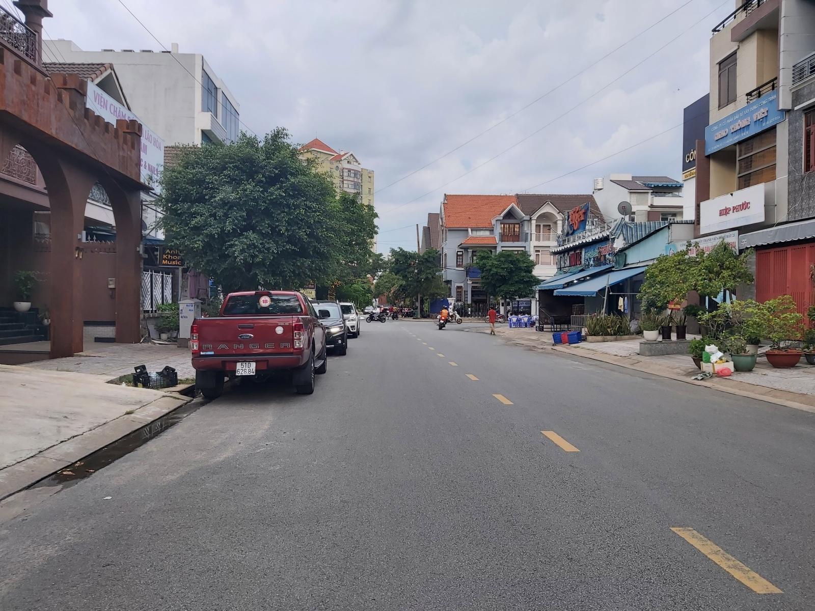 Bán nhà An Phú An Khánh Quận 2 giá rẻ đường rộng 18 mét gần chợ (100m2) 28 tỷ
