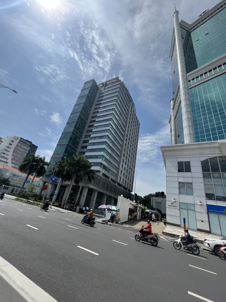 Bán Nhà GÓC 2 MẶT TIỀN đường Cao Thắng,Q.3,Ngang 6m ,KC:,5 tầng,bán:33 tỷ TL