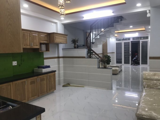 Bán nhà mới đẹp,Giá rẻ chỉ 8.7 tỷ DT(4x18) đúc 3.5 tấm KDC Bình Phú 