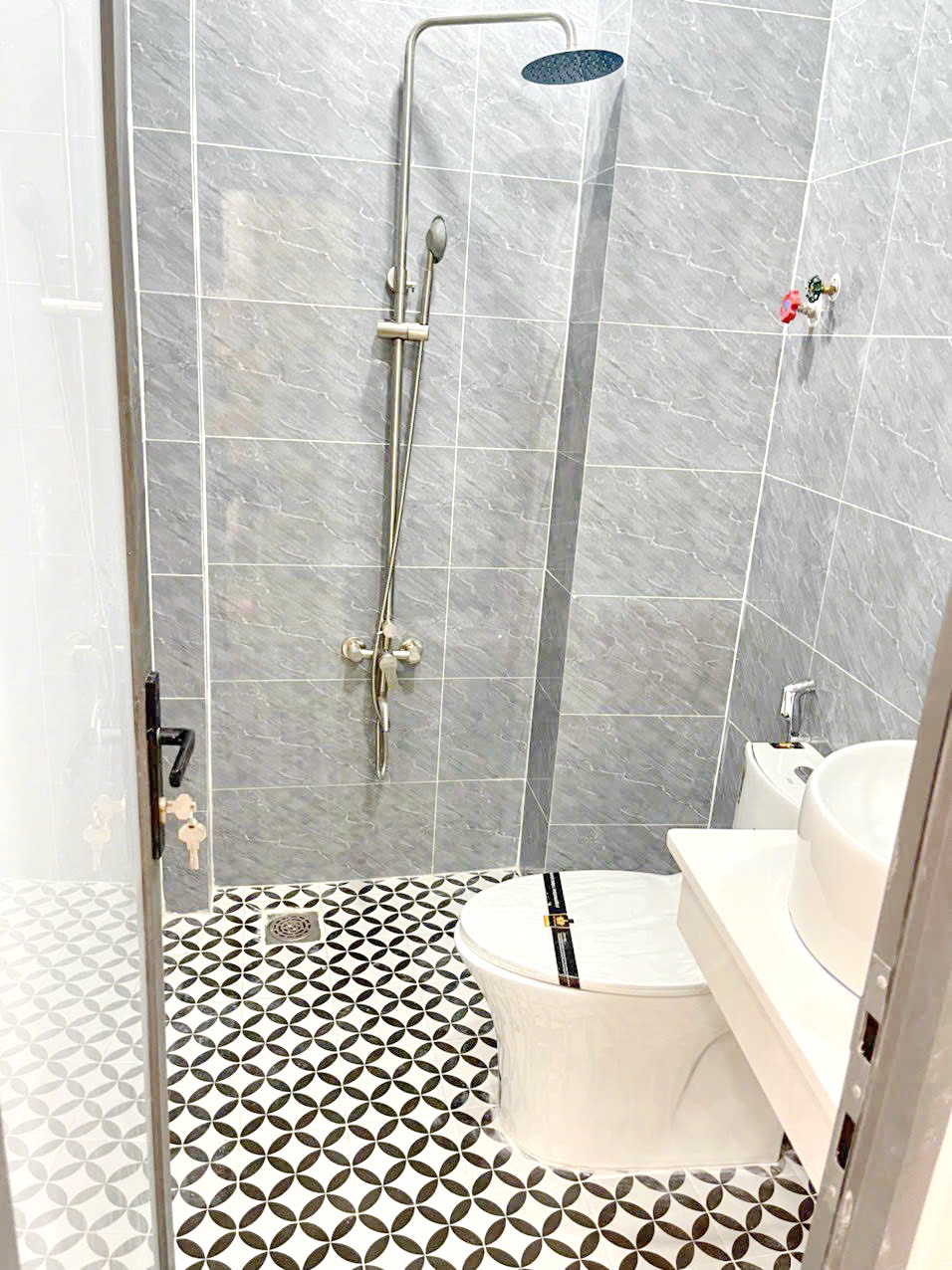 Bán nhà mới 2 lầu hẻm 4m đường Tám Danh Phường 4 Quận 8