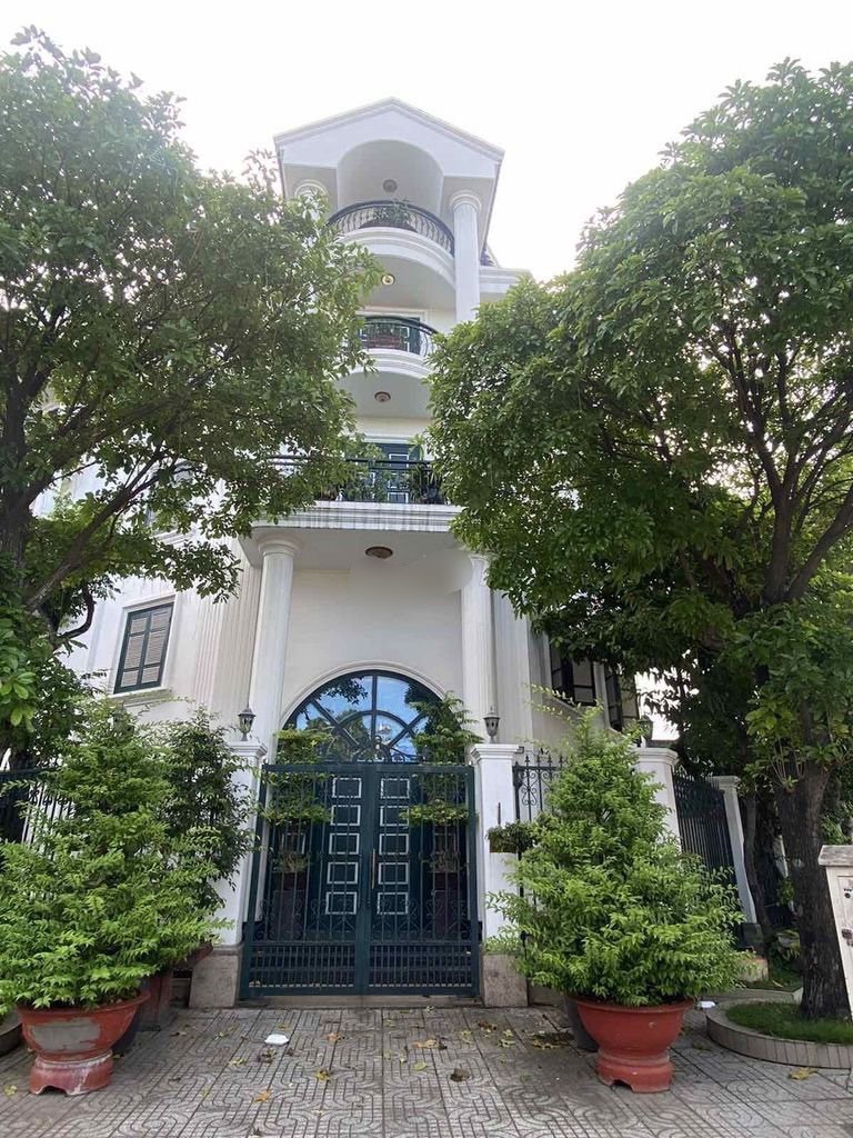 Biệt thự 2 Mặt Tiền đẹp nhất Khu Bên Sông Hiệp Bình Chánh: 14mx18m, dtsd 600 m²