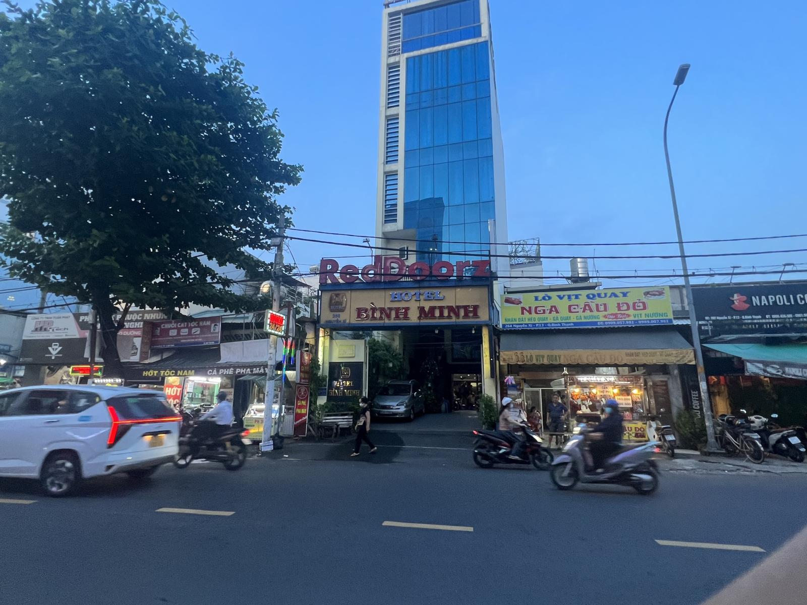 Bán nhà mặt tiền tại Đường Nguyễn Xí, P13, Bình Thạnh, 6.1x31m, giá 35 Tỷ, 0909779943