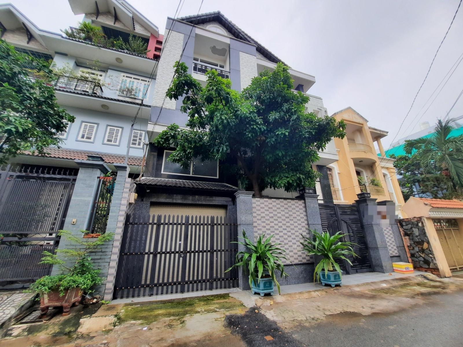 Bán gấp nhà kiểu biệt thự, Cư xá Phú Lâm A, Quận 6, dt 10x18.5m, nhà lửng 2 lầu, giá bán 20 tỷ tl