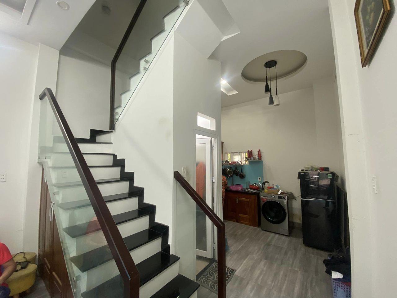 Bán nhà gần Phạm Văn Đồng  - Linh Tây - Thủ Đức 4,1x8 3,7 tỷ