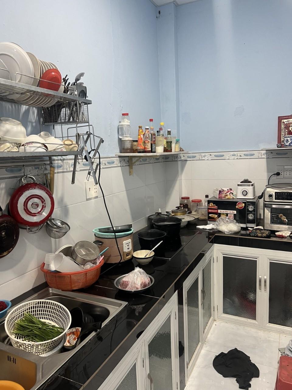 Nhà giá rẻ rộng, 68m công nhận  4 x 17 hơn 3tỷ còn TL - SHR