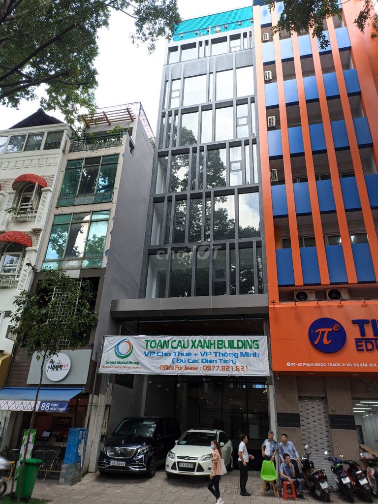 Bán tòa nhà cao cấp ngay Lotte Mart Nguyễn Thị Thập - 10x30m - hầm 6 tầng - thu nhập: 500tr/th 70tỷ