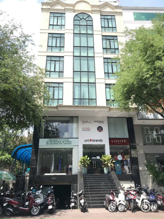 Cần bán tòa nhà Hầm + 6 lầu đường Nguyễn Cửu Vân Q Bình Thạnh. DT: 8x29m, giá: 67 tỷ TL