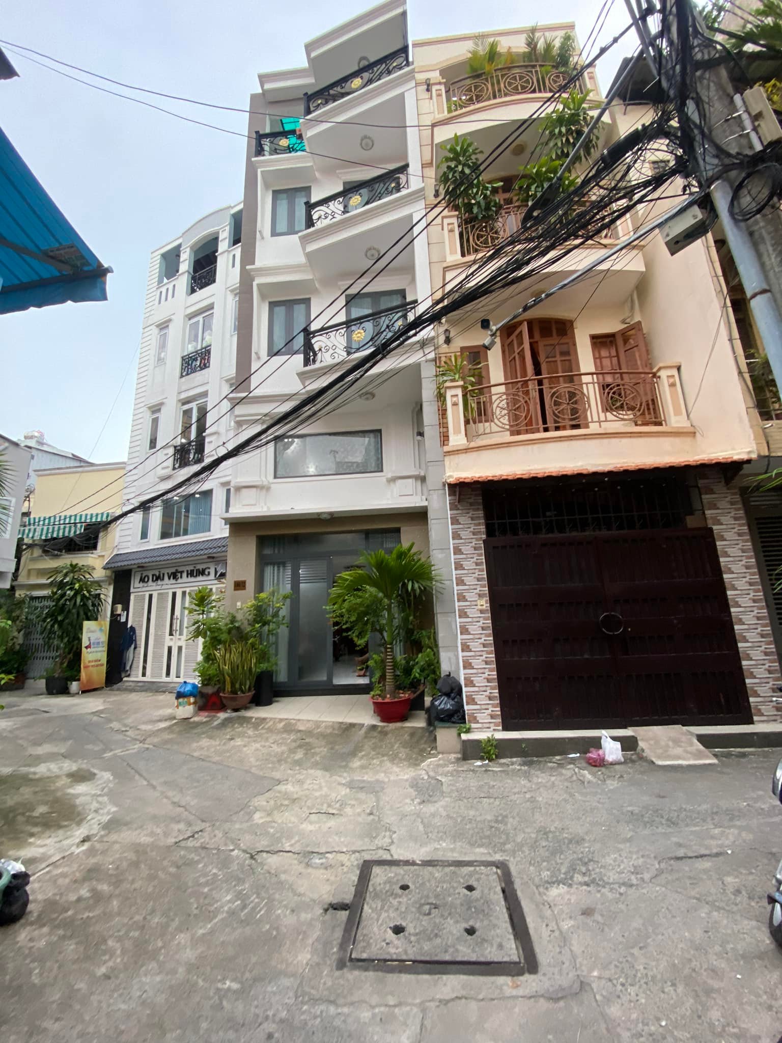 Bán nhà Nguyễn Đình Chính, Q. Phú Nhuận, 4,2x14, 4 tầng, giá 8 tỉ