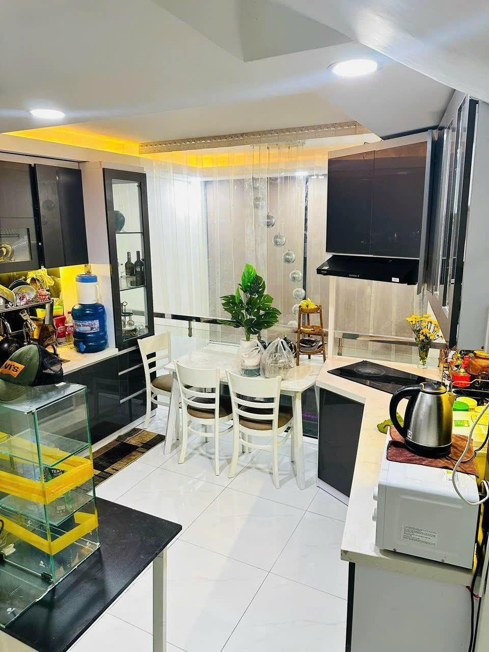 Quận 5 Giáp Quận 1 Sát Mặt Tiền An Dương Vương-HXH 4Tầng BTCT 40m2- Hơn 9Tỷ
