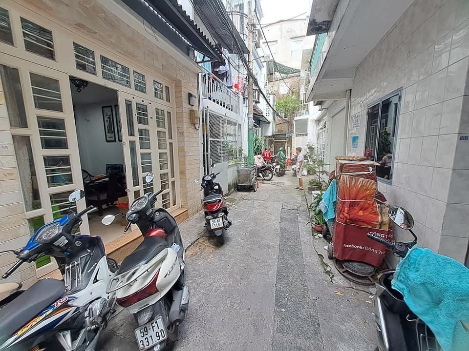 NHÀ 5 TẦNG BTCT -TRUNG TÂM Q10 - TIỆN ÍCH XUNG QUANH.