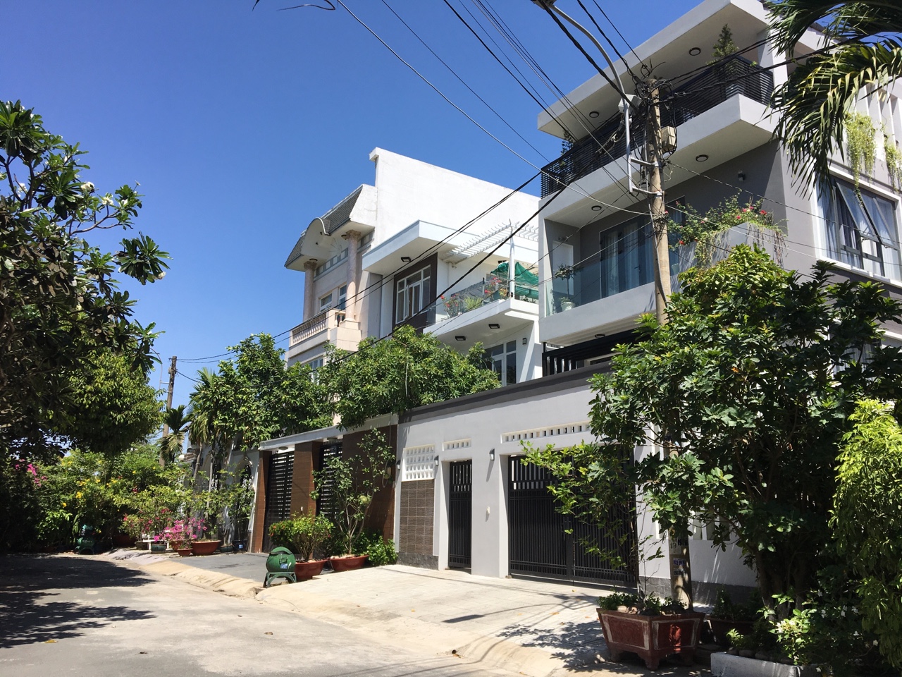 Đất biệt thự view sông Saigon, dt:220m2, giá 100tr/m2. LH:0931303688