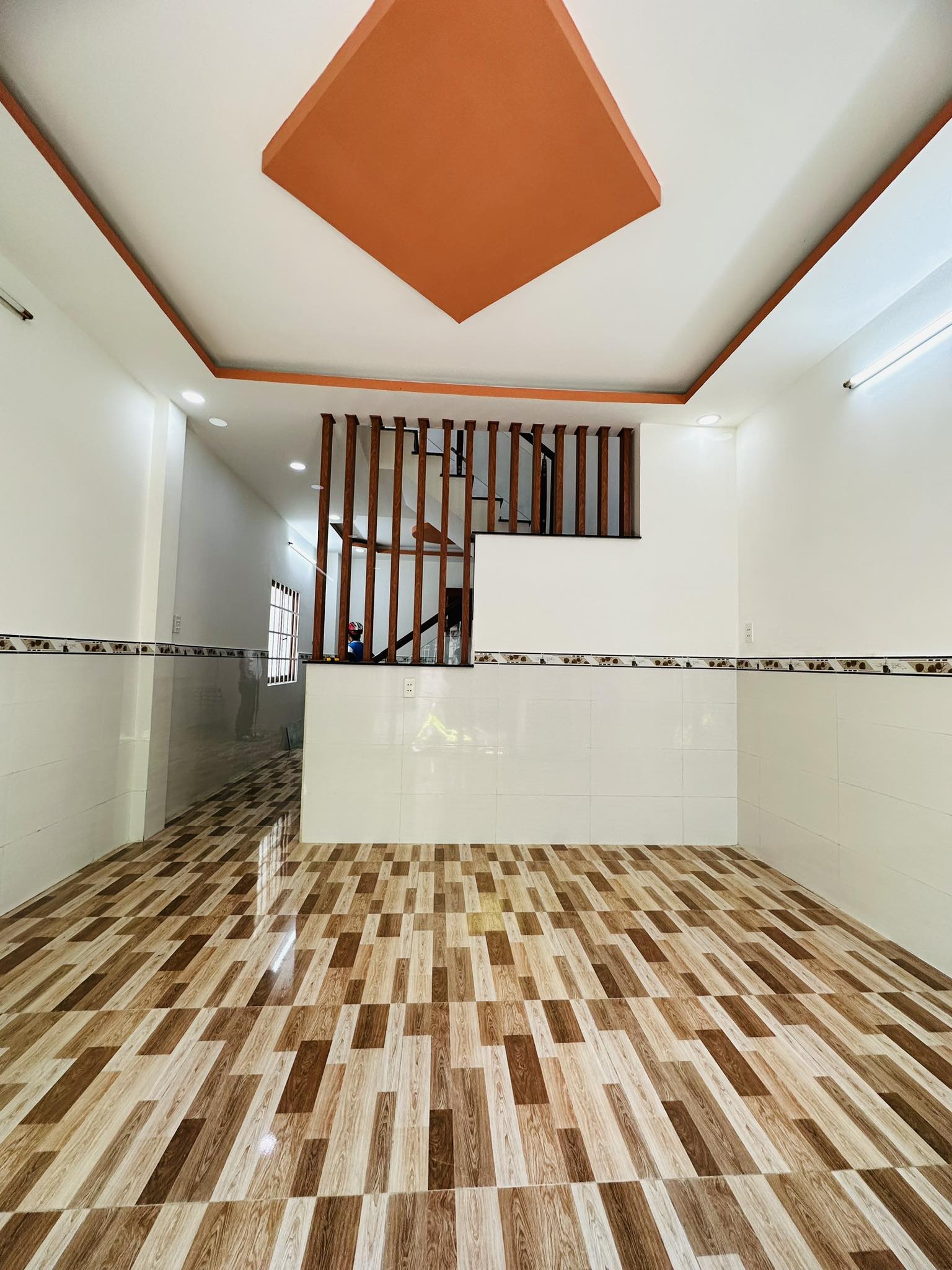 Bán Nhà HXH Nguyễn Súy, Tân Phú, 35m2, 2 Tầng, Chỉ 3.85 Tỷ TL