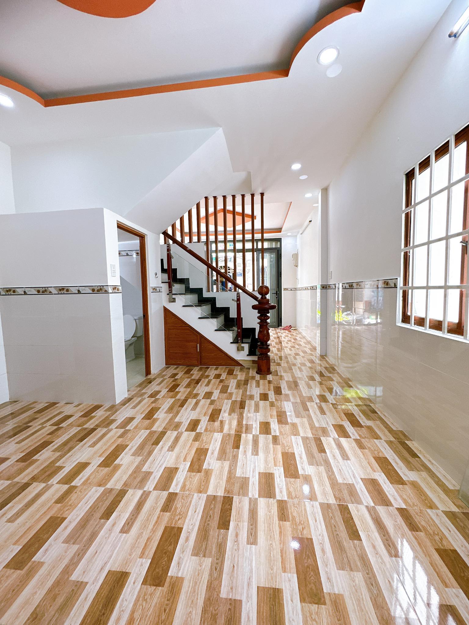 Bán Nhà HXH Nguyễn Súy, Tân Phú, 35m2, 2 Tầng, Chỉ 3.85 Tỷ TL