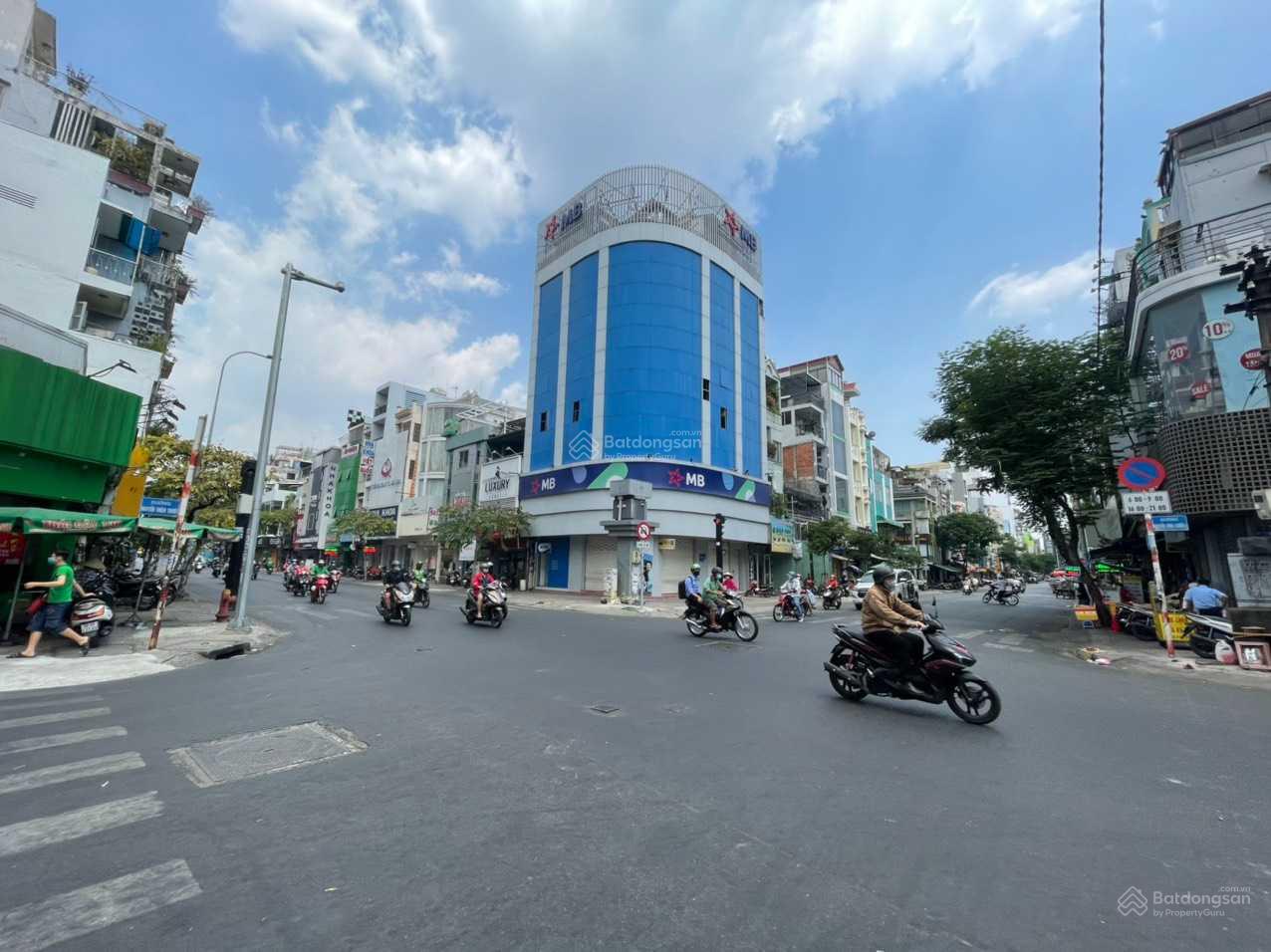 Bán nhà 2 mặt tiền 569 Nguyễn Đình Chiểu Phường 2 Quận 3 đang cho ngân hàng thuê giá 70 tỷ