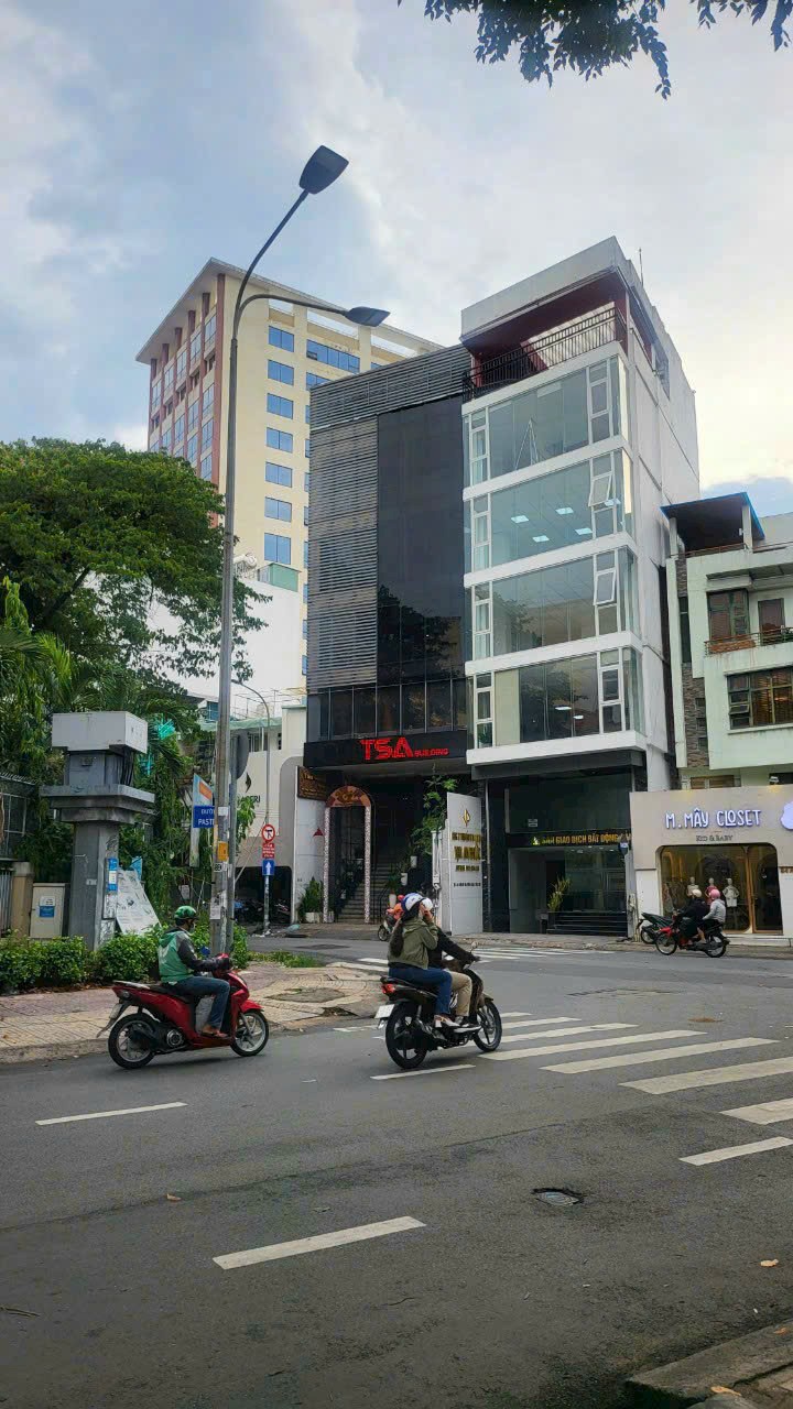 Bán nhà Quận 1, DT: 7x23m, Hầm, 6 tầng. Bán 46 tỷ thương lượng. LH Mr Vũ 0932.071.249