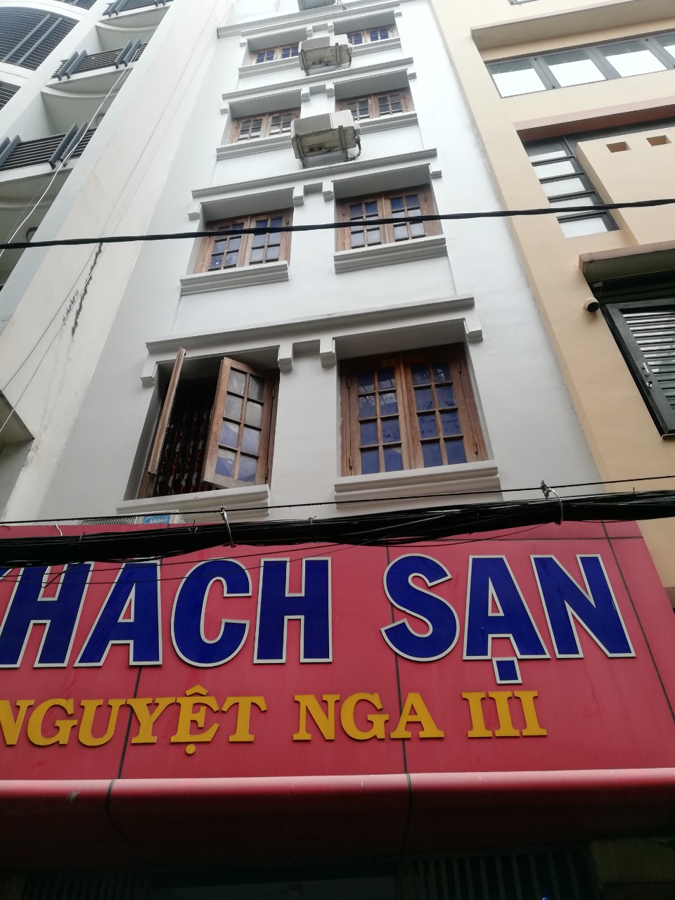 Bán khách sạn đường Nguyễn Thái Bình, P12 Tân Bình. Thu nhập 100-200 triệu/tháng, giá chỉ 17 tỷ
