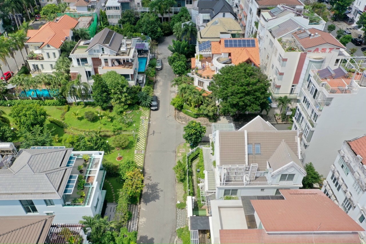 Bán biệt thự đơn lập góc 2 mặt tiền khu Nam Đô- Phú Mỹ Hưng Quận 7, DT 414m nhà đẹp sát bên công viên lớn