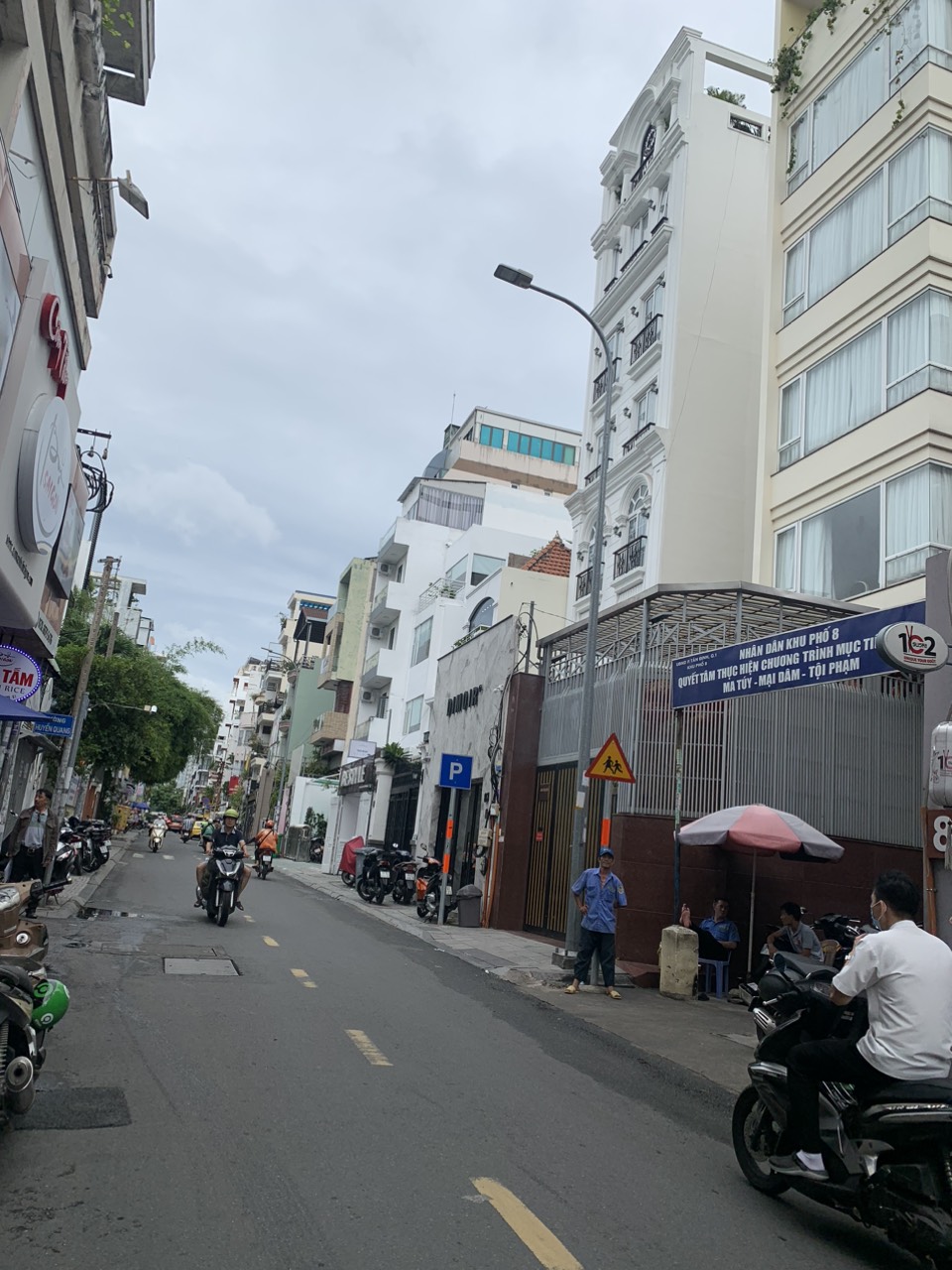 Bán nhà góc 2 mặt tiền Chợ Tân Định, Quận 1 - Nhà mới đẹp 100% 