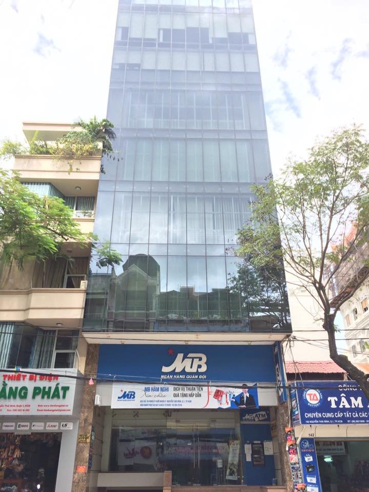 Cần bán tòa nhà Hầm + 6 lầu đường Nguyễn Cửu Vân Q Bình Thạnh. DT: 8x29m, giá: 67 tỷ TL