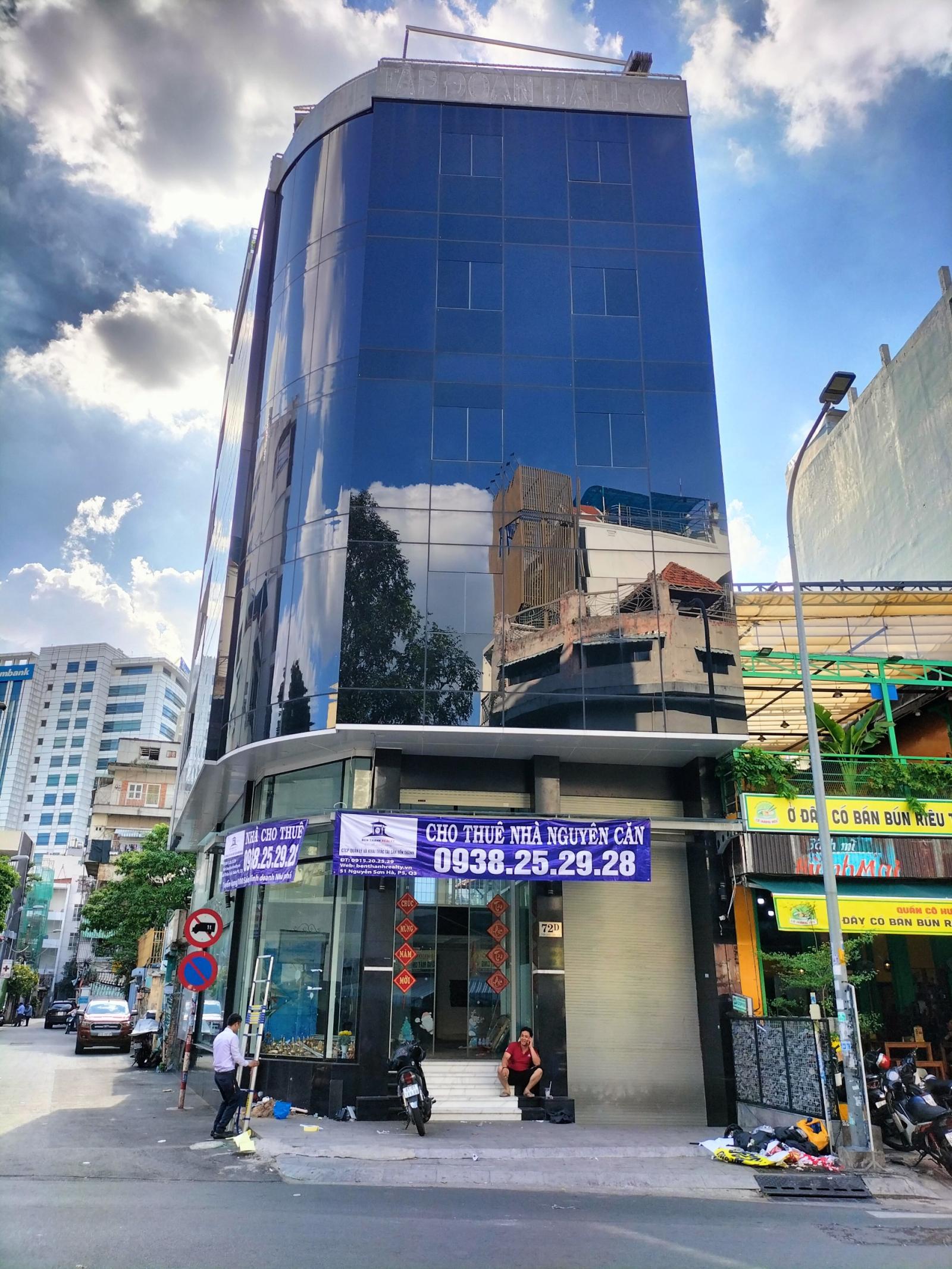 Bán nhà phố góc 2 mặt tiền đường Phạm Thái Bường Quận 7, DT: 10x18m, Hầm + 6 lầu